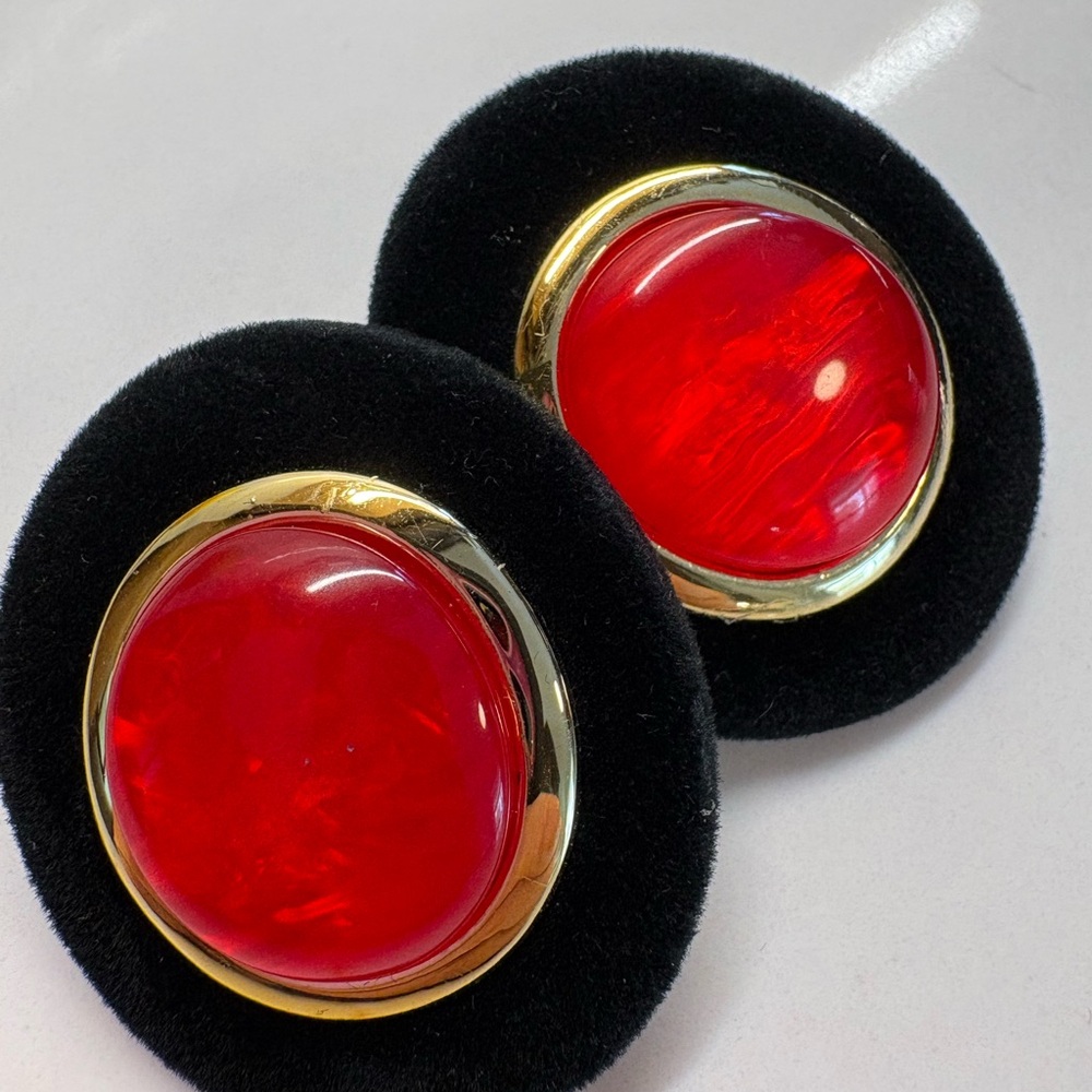 Vintage Red Cabochon Velvet Round Statement 1.5"  Retro Earrings NIB Avon 1991